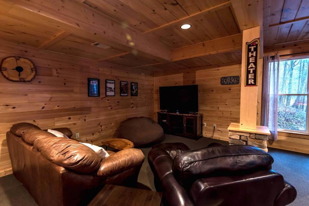Private Creekside Cabin+Hot Tub,Pool Table, & Pets Елиджей Екстериор снимка