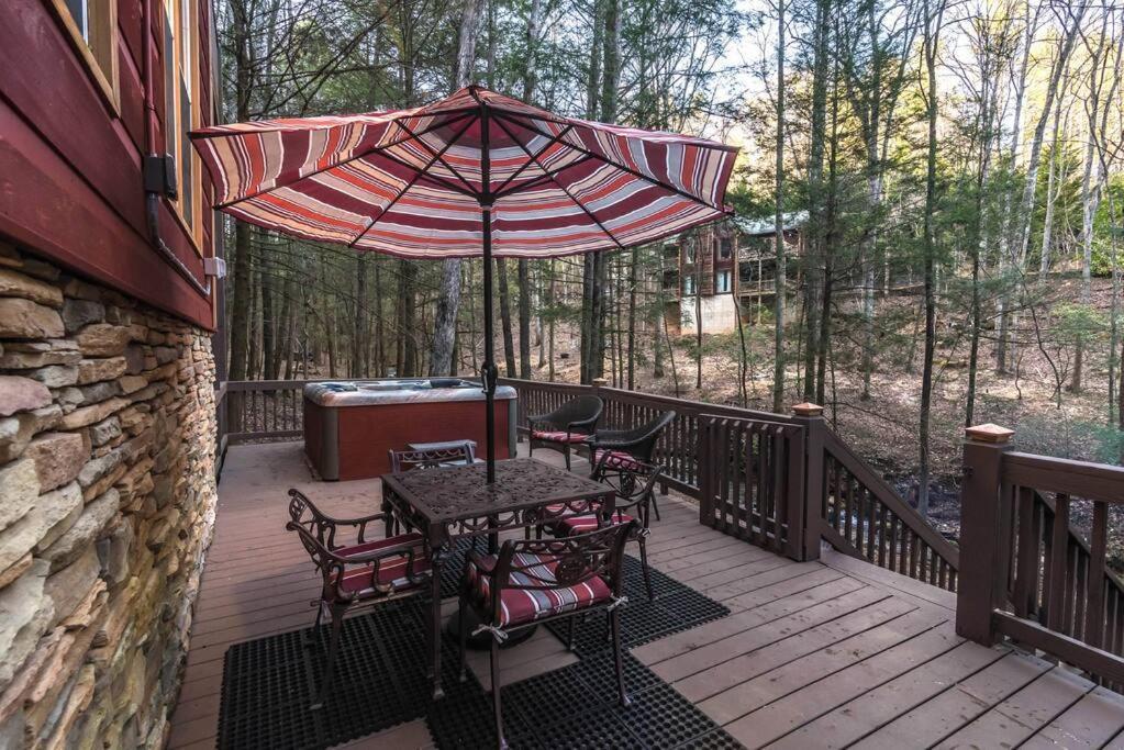 Private Creekside Cabin+Hot Tub,Pool Table, & Pets Елиджей Екстериор снимка