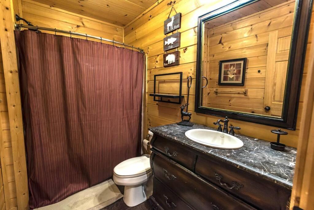 Private Creekside Cabin+Hot Tub,Pool Table, & Pets Елиджей Екстериор снимка