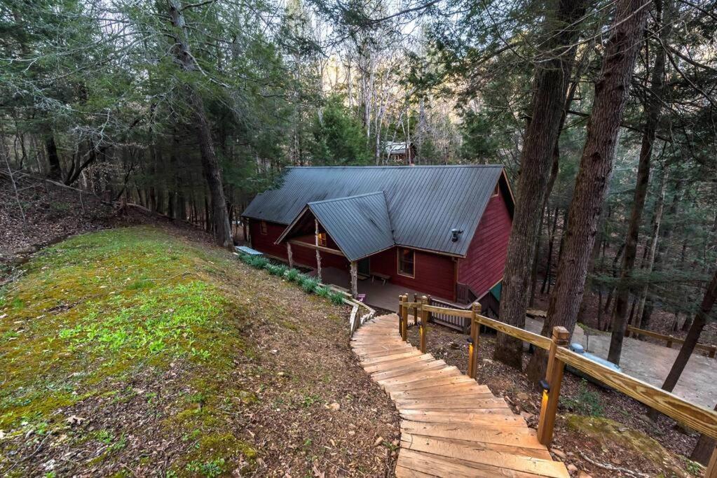 Private Creekside Cabin+Hot Tub,Pool Table, & Pets Елиджей Екстериор снимка