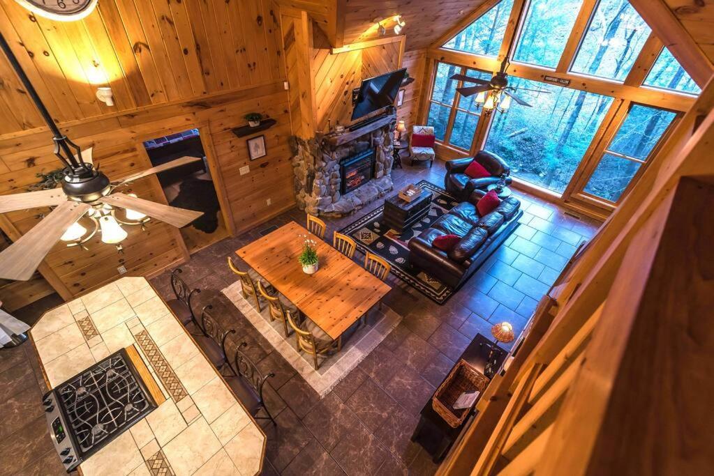 Private Creekside Cabin+Hot Tub,Pool Table, & Pets Елиджей Екстериор снимка